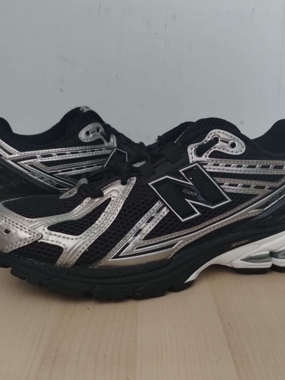 7.5M/9W New Balance 1906R Black & Silver Running Shoes
